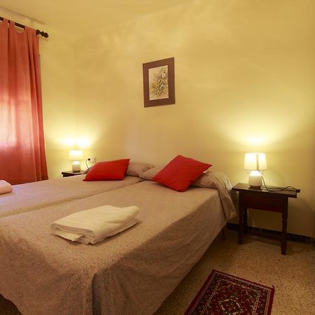 Hotel Ca La Conxita Hostal & Restaurante à La Vajol Extérieur photo