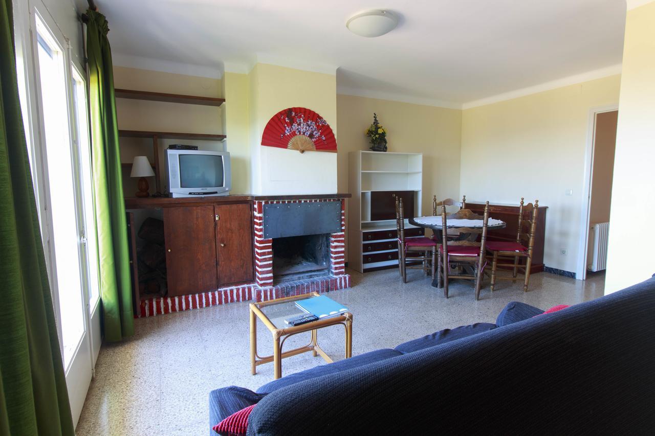 Hotel Ca La Conxita Hostal & Restaurante à La Vajol Extérieur photo
