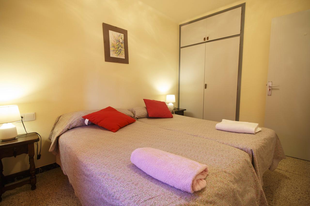 Hotel Ca La Conxita Hostal & Restaurante à La Vajol Extérieur photo