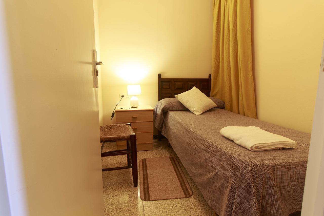 Hotel Ca La Conxita Hostal & Restaurante à La Vajol Extérieur photo